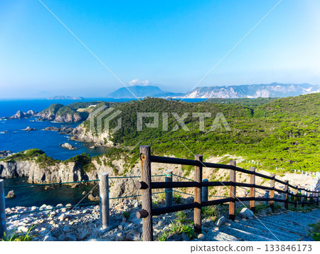 從式根島的勘引展望台可以欣賞到動感而美麗的景色。 133846173
