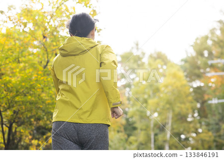 running woman 133846191