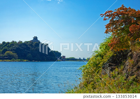 從木曾川河岸眺望犬山城 133853014