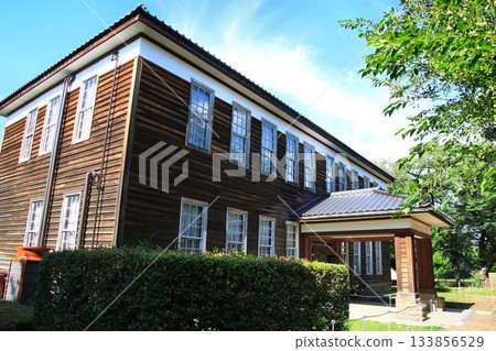 The Shinbutai Memorial Hall conveys the history of the former Imperial Japanese Army, the Asaka Garrison, and the local area. 133856529