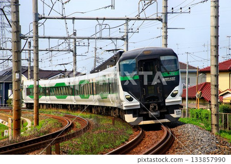 E257系列和5500系列也用於直流電氣化路段的特殊列車。 133857990