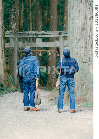 Senior couple strolling around the shrine Senior couple strolling around the shrine 133860091