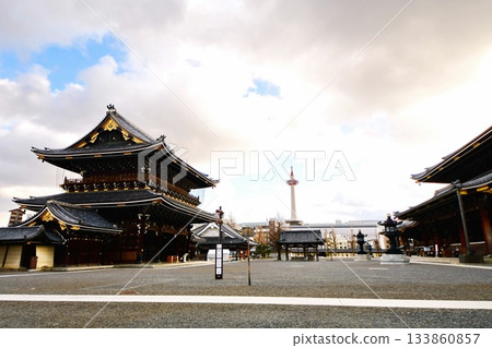 Higashi Honganji Temple, Goei-do Gate (Important Cultural Property), Kyoto Prefecture, Tokoha-cho, Shimogyo Ward, Kyoto City, February 2022 133860857