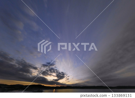 冬日清晨，天空雲朵繁多，超廣角鏡頭，聚焦天空，2020年2月25日凌晨12點 133869131