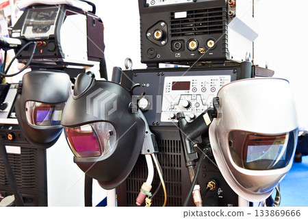 Devices for welding and protective masks Devices for welding and protective masks 133869666