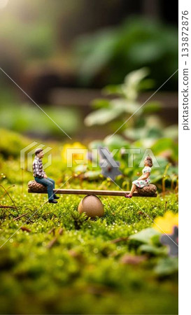 蹺蹺板上的迷你情侶(深灰色) 蹺蹺板上的迷你情侶(深灰色) 133872876