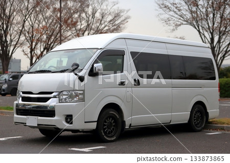 One-box car image 133873865