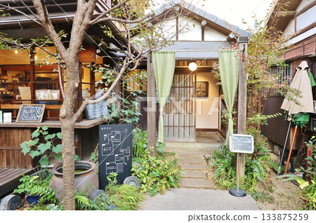 Yanesen, Ueno Sakuragi area 133875259