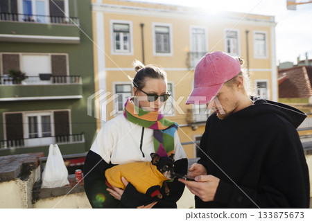 Gentle wandering around neighborhoods watching maps and enjoying sunlight 133875673