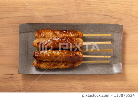 牛舌肉丸串（配醬汁） 133876524