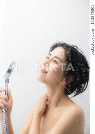 浴室女士 浴室女士 133876802