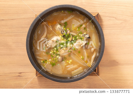 Oyster soup (gochujang miso flavor) Oyster soup (gochujang miso flavor) 133877771