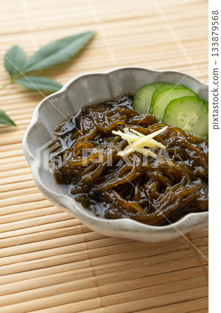 Mozuku seaweed, vinegared mozuku seaweed 133879568