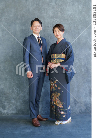 30多歲的男女參加相親(和服、西裝、已婚夫婦) 30多歲的男女參加相親(和服、西裝、已婚夫婦) 133882181