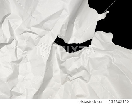 撕碎、揉皺的白色紙質圖形材料 撕碎、揉皺的白色紙質圖形材料 133882550