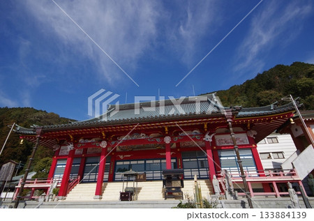 木山町本福寺色彩鮮豔的主殿 木山町本福寺色彩鮮豔的主殿 133884139