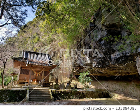 矢部村八女對姬神社正殿和神之洞窟 133884385