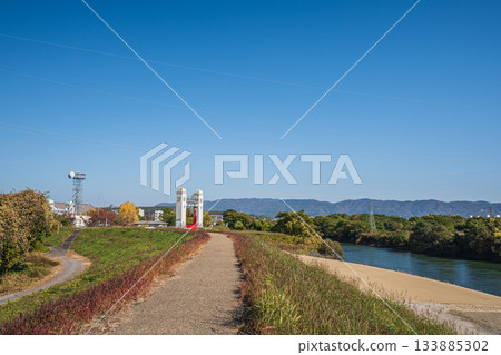 京都市伏見區堤岸眺望，現代工業發展遺產－三津鎖 133885302