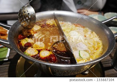 台灣特色！熱氣騰騰、美味奢華的火鍋料理 133887104