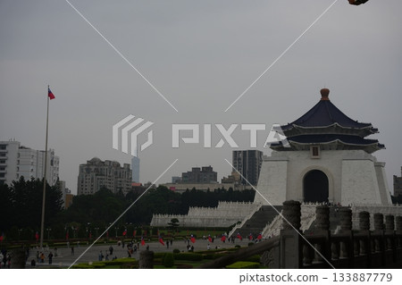A magnificent expanse! Taipei's landmarks, Liberty Square and Chiang Kai-shek Memorial Hall 133887779