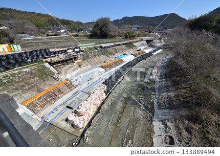 施工地點:河道整治工程現場 施工地點:河道整治工程現場 133889494