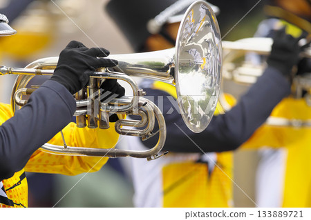 行進樂隊遊行樂器 133889721
