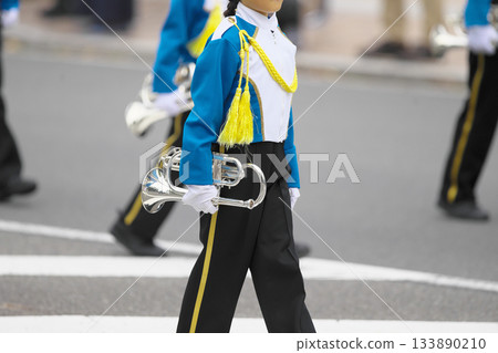 行進樂隊遊行樂器 行進樂隊遊行樂器 133890210