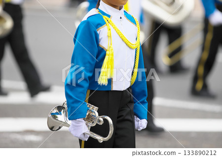 行進樂隊遊行樂器 行進樂隊遊行樂器 133890212
