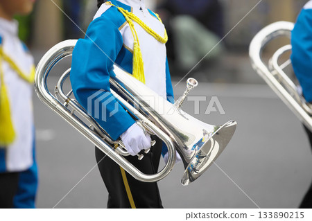 行進樂隊遊行樂器 行進樂隊遊行樂器 133890215