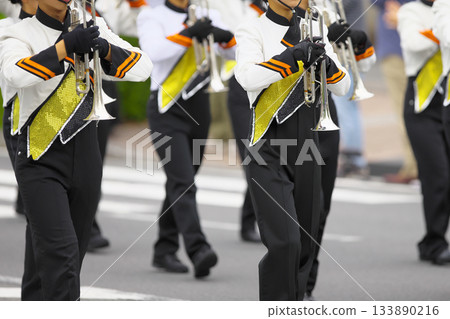 行進樂隊遊行樂器 行進樂隊遊行樂器 133890216