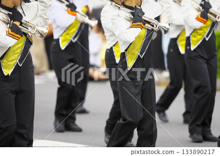 行進樂隊遊行樂器 行進樂隊遊行樂器 133890217