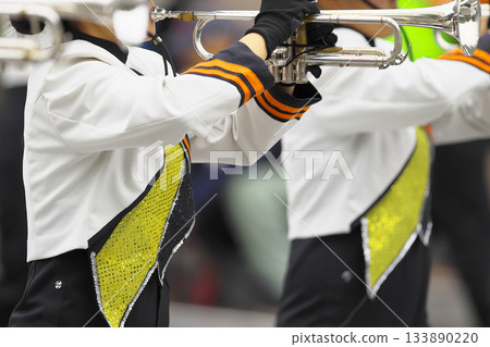 行進樂隊遊行樂器 行進樂隊遊行樂器 133890220