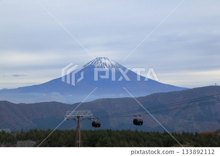 從神奈川縣箱根町湧谷的索道上眺望富士山 133892112