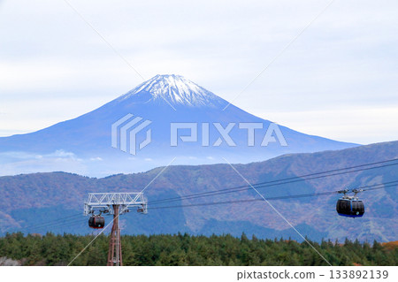從神奈川縣箱根町湧谷的索道上眺望富士山 從神奈川縣箱根町湧谷的索道上眺望富士山 133892139