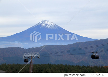 Mount Fuji seen from the ropeway at Owakudani in Hakone, Hakone Town, Kanagawa Prefecture Mount Fuji seen from the ropeway at Owakudani in Hakone, Hakone Town, Kanagawa Prefecture 133892160