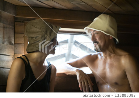 家庭享受桑拿 133893392