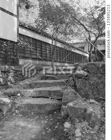 Monochrome, late autumn, stone steps to the main garden of Kiyomizu-dera Temple 133895213