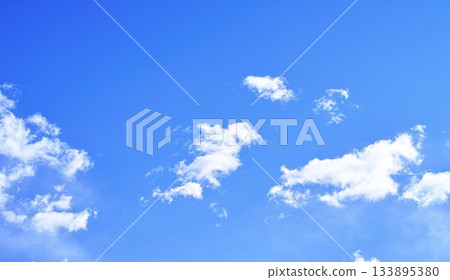 藍色的天空和雲圖像 133895380