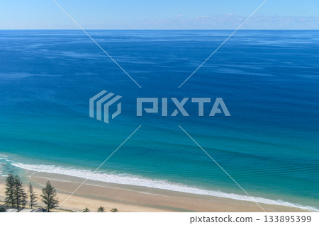 從降落的飛機上看到的黃金海岸美景 133895399