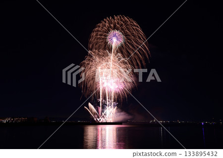 點亮冬夜的煙火 <2025年甲子園煙火表演> 133895432