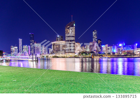 澳洲布里斯班美麗的夜景 133895715