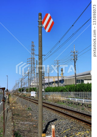 A "dead section" is a section that is located at the boundary between DC and AC electrified sections. A "dead section" is a section that is located at the boundary between DC and AC electrified sections. 133898073