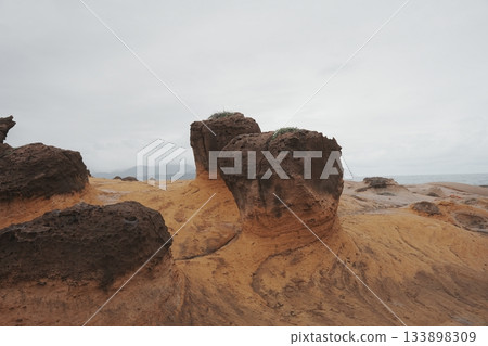 It's like Mars! The mysterious and breathtaking scenery of Yehliu Geopark, a must-see on your trip to Taiwan It's like Mars! The mysterious and breathtaking scenery of Yehliu Geopark, a must-see on your trip to Taiwan 133898309