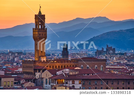 Palazzo Vecchio and Sunset 133898318