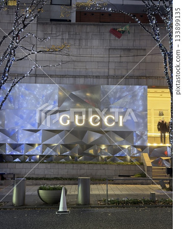 六本木的GUCCI 133899135