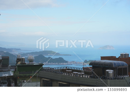 靠海邊 靠海邊 133899893