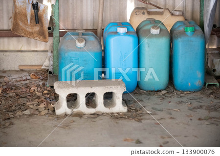 Poly tank of kerosene 133900076