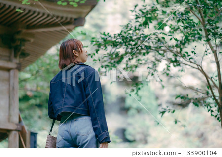 A scene of a young woman worshiping A scene of a young woman worshiping 133900104