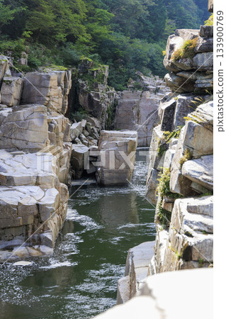 Nezamenotoko, Agematsu Town, Nagano Prefecture: A beautiful rocky valley surrounded by lush forests and clear streams 133900769