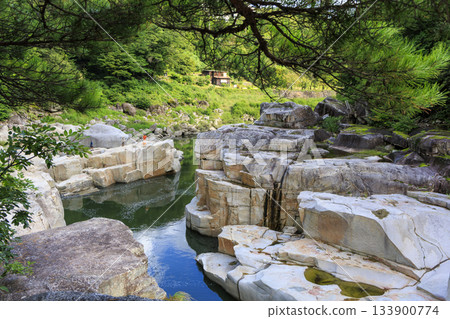 長野縣上松町根座之谷：一個被茂密森林和清澈溪流環繞的美麗岩石山谷 133900774